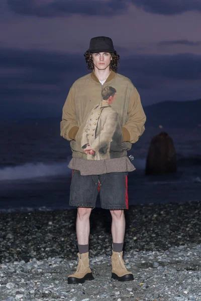Look 14